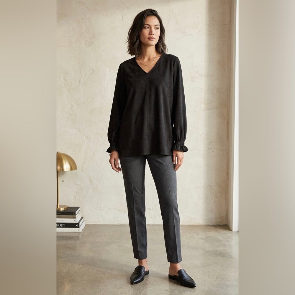 Chic Black V-Neck Women's Blouse